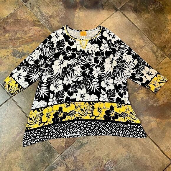 Ruby Rd. Black White Floral Keyhole Blouse 1X - Picture 5 of 10